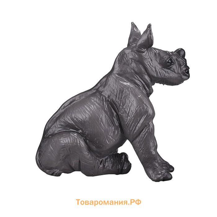 Фигурка Konik «Носорог, детёныш (сидящий)»